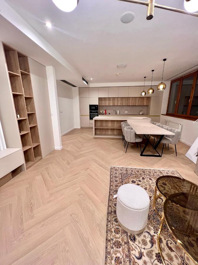 Stylish 3 Bedroom Apartment In The Hearth Of City Center With History Bratislava Exteriér fotografie