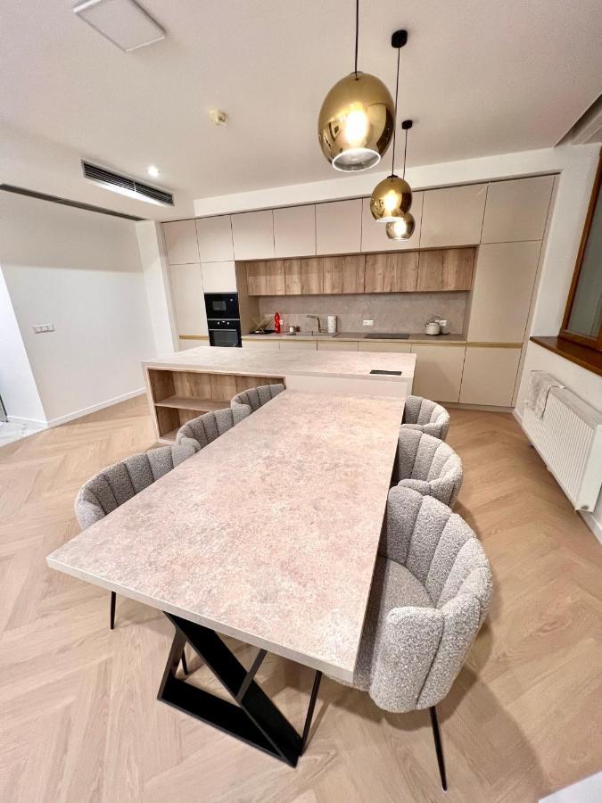 Stylish 3 Bedroom Apartment In The Hearth Of City Center With History Bratislava Exteriér fotografie