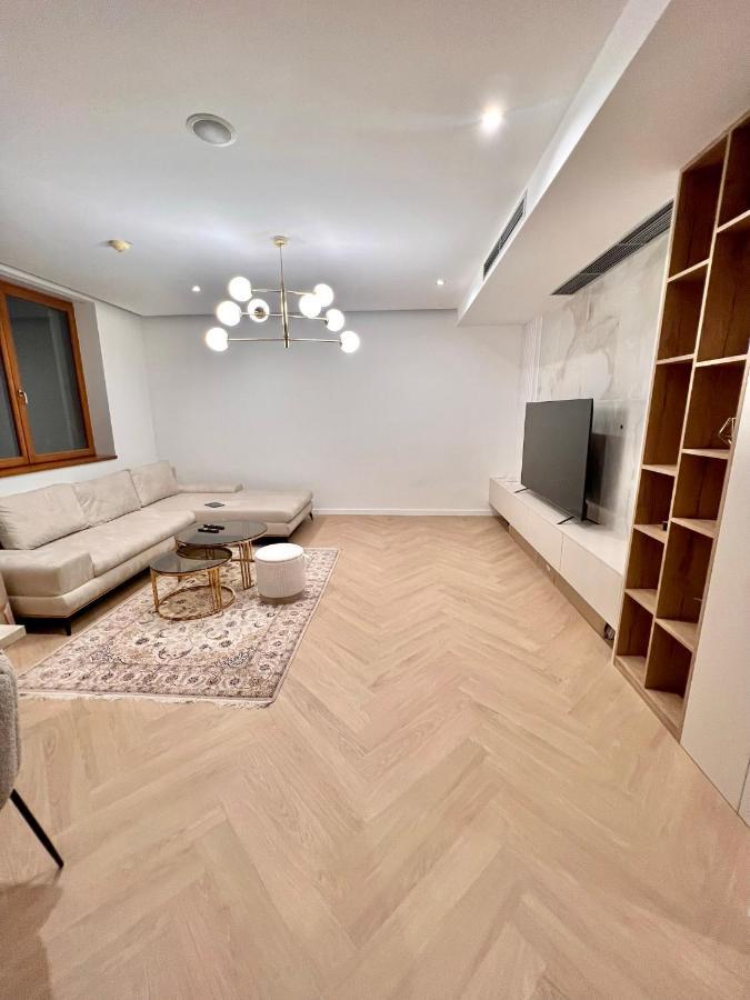 Stylish 3 Bedroom Apartment In The Hearth Of City Center With History Bratislava Exteriér fotografie